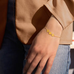 Bracelet or 375 jaune motif nids d'abeilles 19cm - vue porté 1