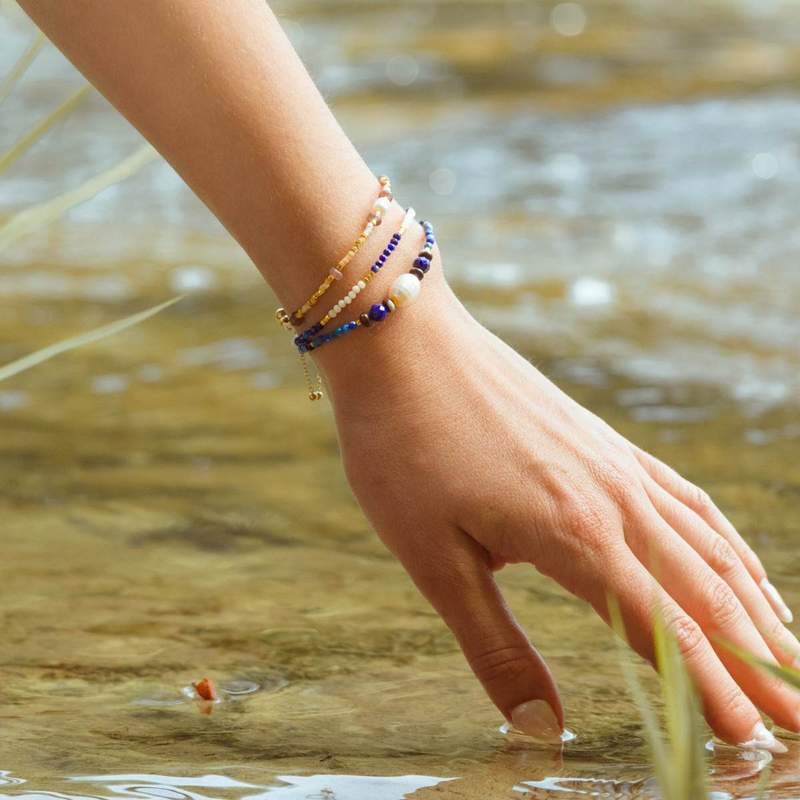 Bracelet acier jaune lapis lazulis 18cm - vue porté 1