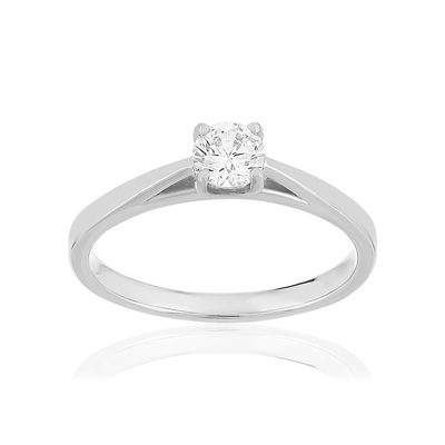 Zilveren zirkonia ring bezet met 4 klauwen