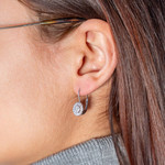 Boucles d'oreilles argent 925 dormeuses zirconias - vue porté 1