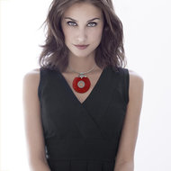 Pendentif argent 925 corail gorgone rond centre ouvragé - vue porté 1