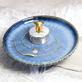 Round silver-white metal tooth box with golden mouse