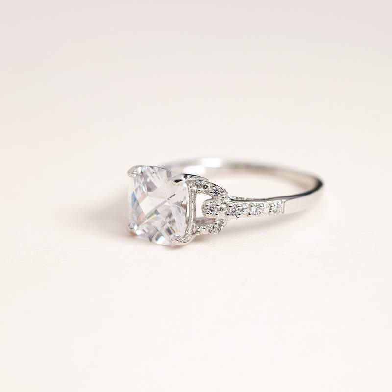 Bague argent 925 carrée zirconias - vue D4