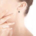 Boucles d' oreilles or 375 labradorite et zirconia - vue porté 1