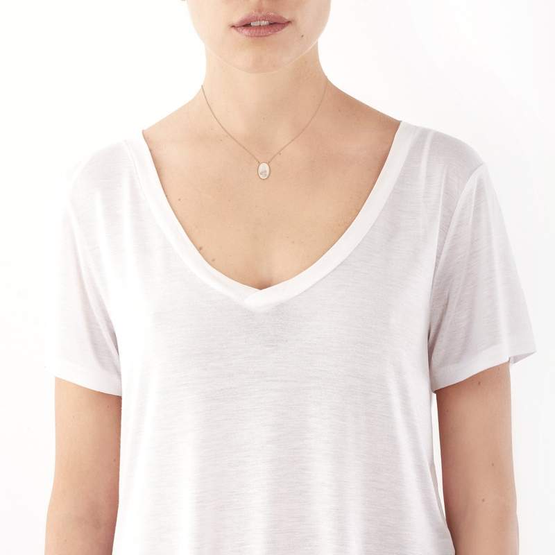 Collier or 375 rose pierre de lune et zirconia - vue porté 1