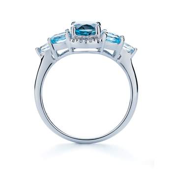White gold ring 375 topaz diamonds