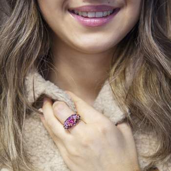 Ring van 375 roségoud met edelstenen
