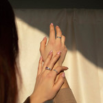 Bague or blanc 375 rubis diamant - vue porté 2