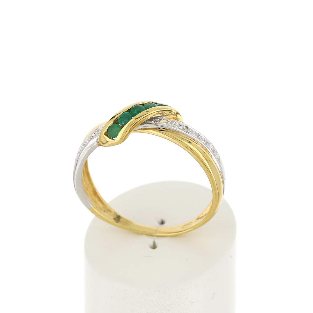 Bague or 375 2 tons entrelacée émeraudes et diamants - vue 2