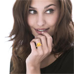 Bague or 750 jaune soleil citrine et diamants ambrés - vue porté 1