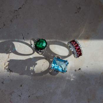 750 white gold ruby and diamond ring