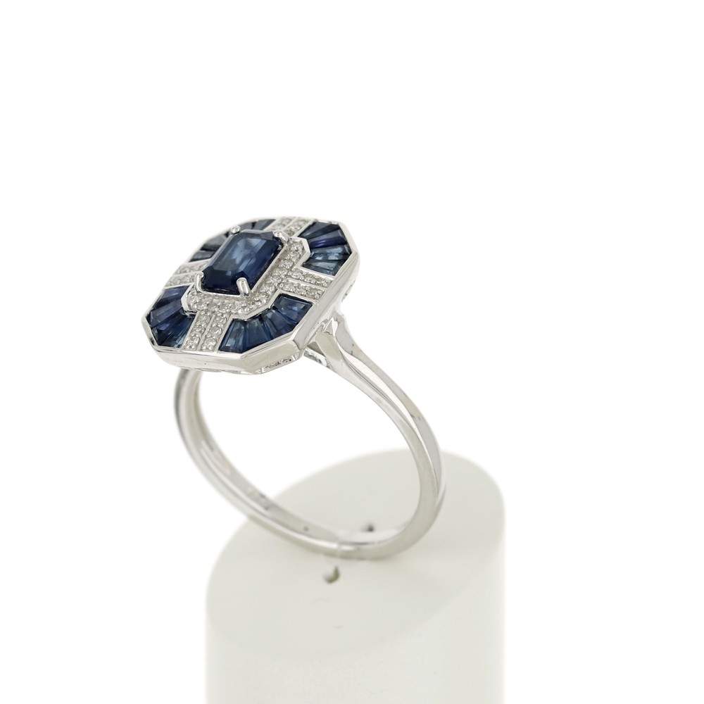 Bague or 750 blanc rectangulaire saphirs et diamants - vue 3
