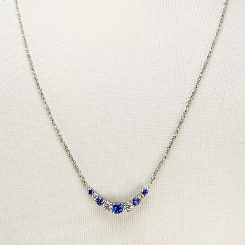 Collier or 750 blanc saphirs et diamants - vue 2