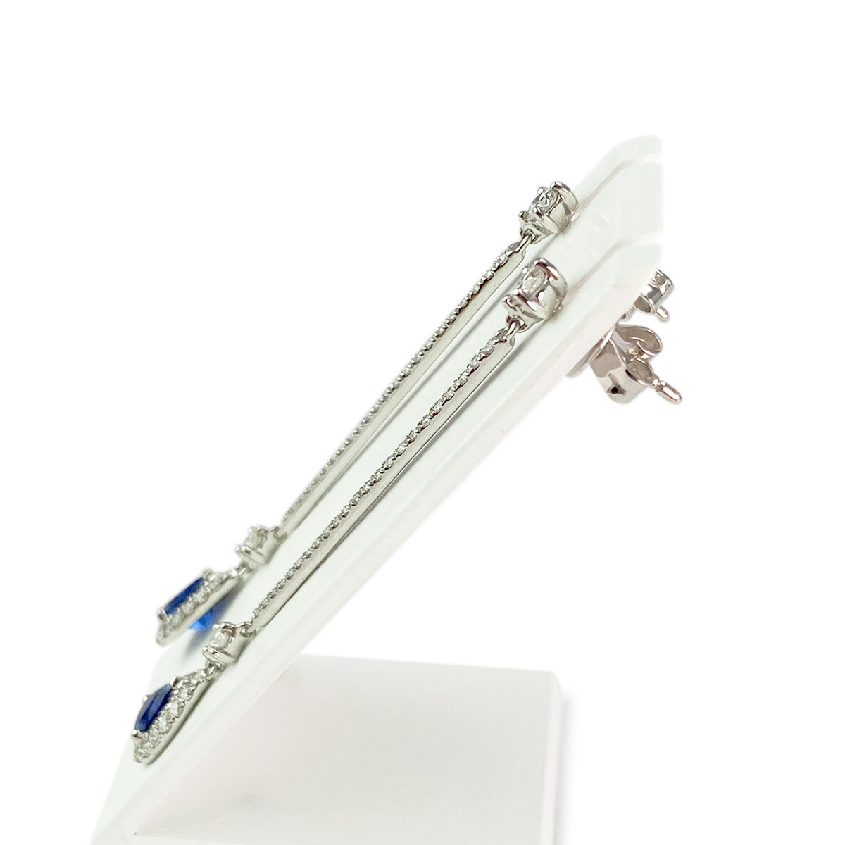 Boucles d'oreilles or 750 blanc saphir et diamant - vue 2