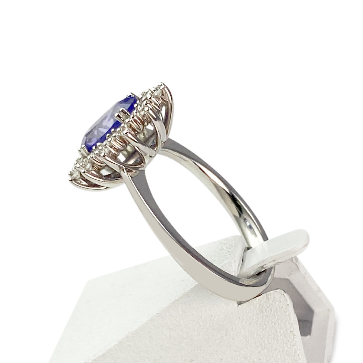 Bague or 750 blanc tanzanite et diamant - vue 2
