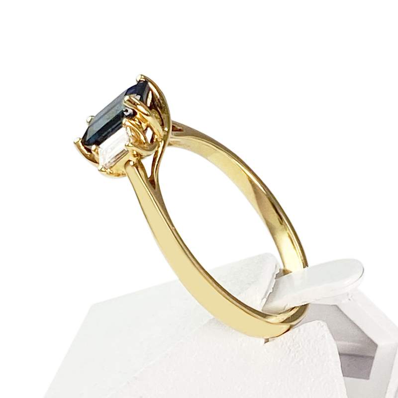 Bague or 750 jaune saphir et diamant - vue 2