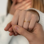 Solitaire or 750 jaune diamant 0,1 carat - vue porté 1