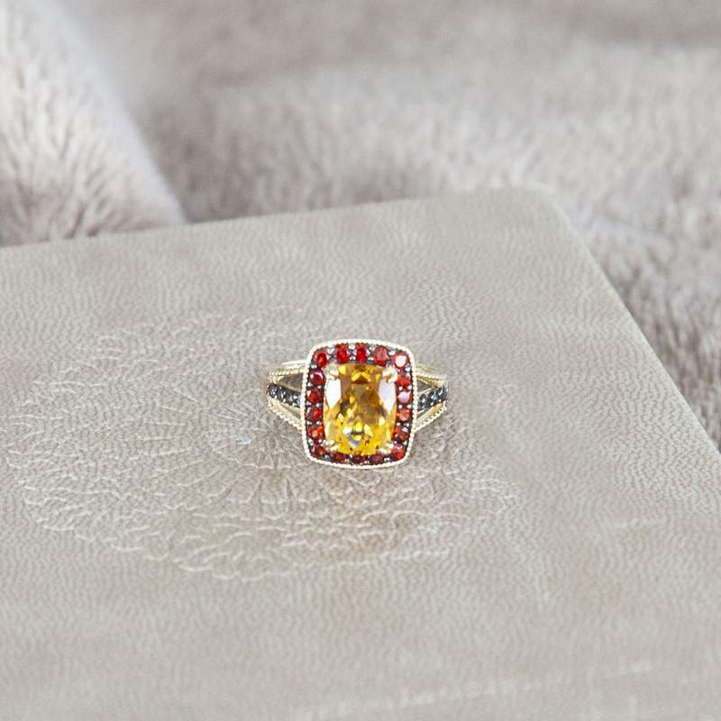 Bague or 375 jaune rectangulaire pierres fines - vue D3