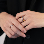 Bague 3 ors 375 entrelacée diamants - vue porté 1