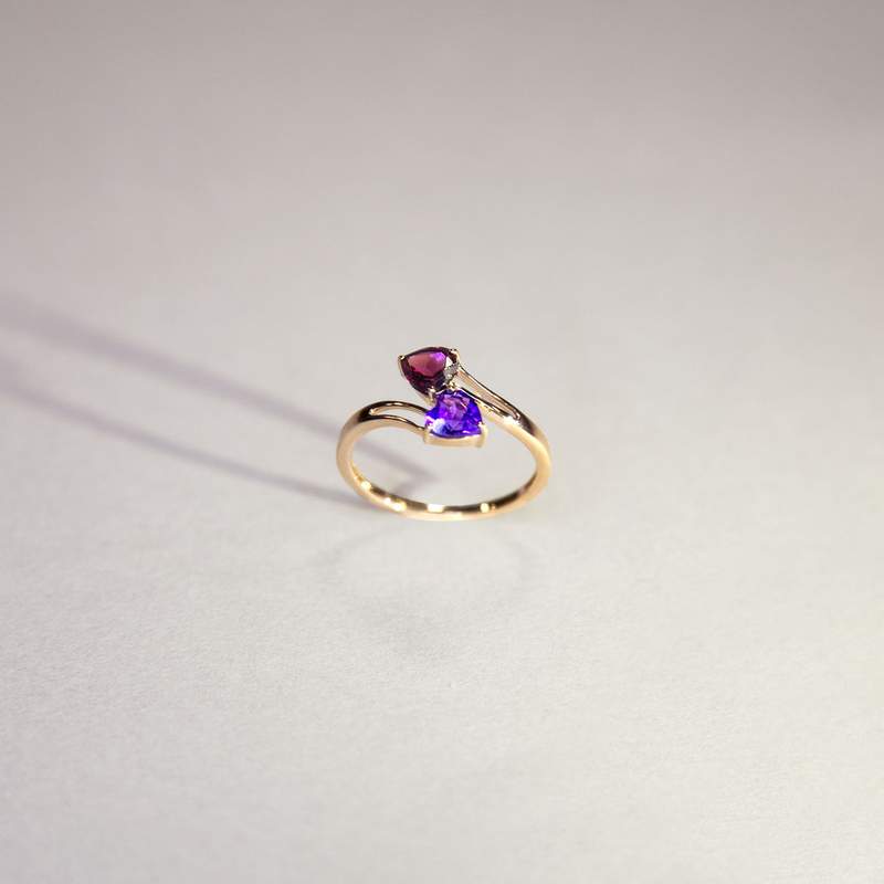 Bague or 375 rose grenat rhodolite et améthystes coeurs - vue D3