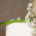 Bague or 375 blanc aigue-marine ovale et diamants - vue D2