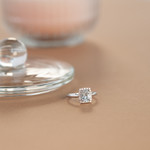 Bague or 375 blanc aigue-marine ovale et diamants - vue D3