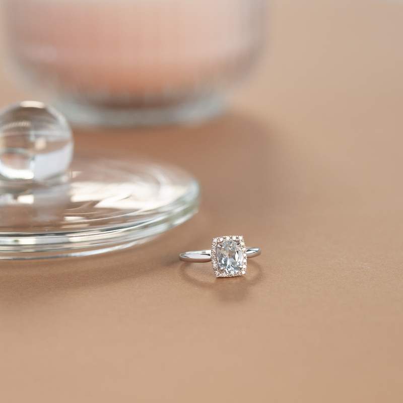Bague or 375 blanc aigue-marine ovale et diamants - vue D3