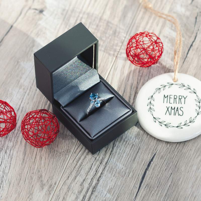 Bague or 375 blanc topazes bleues traitées - vue D3