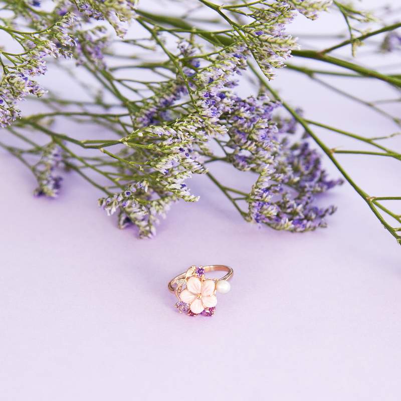 Bague or 375 rose fleur pierres fines diamants perle de culture de Chine et nacre rose - vue D3