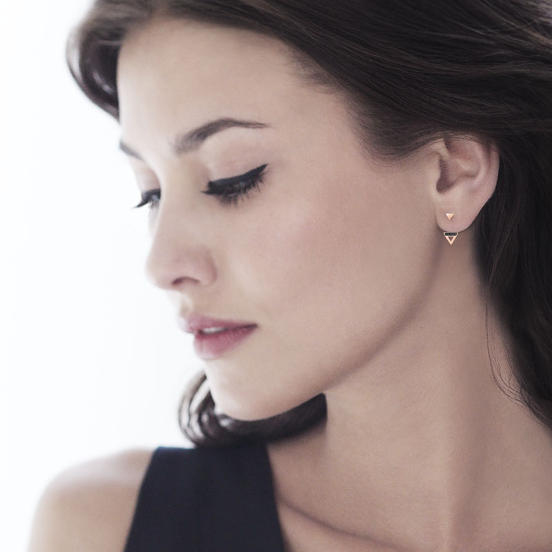 Boucles d'oreilles or 375 rose diamants noirs traités - vue porté 1