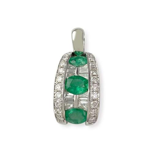 Gold 750 white emerald diamond pendant