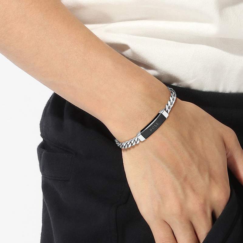 Bracelet acier Boss 19 cm - vue porté 1