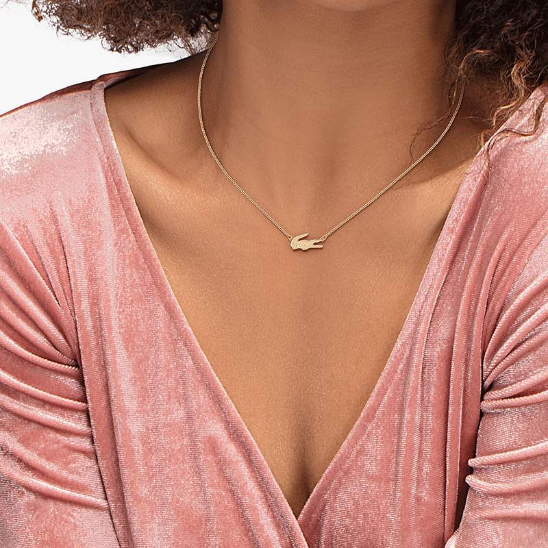 Collier LACOSTE acier rose - vue porté 1