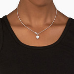 Collier LACOSTE acier - vue porté 1