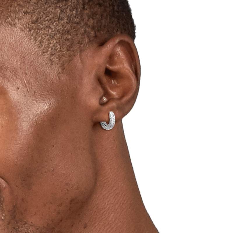 Boucles d'oreilles LACOSTE acier - vue porté 1