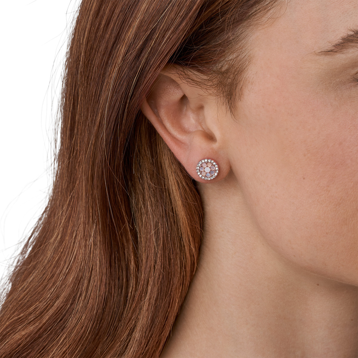 Boucles d'oreilles FOSSIL acier inoxydable doré rose nacres - vue porté 1