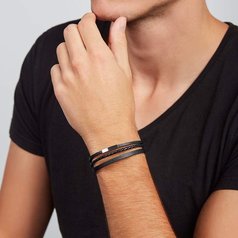 Bracelet FOSSIL acier cuir noir 19,5 cm - vue porté 1