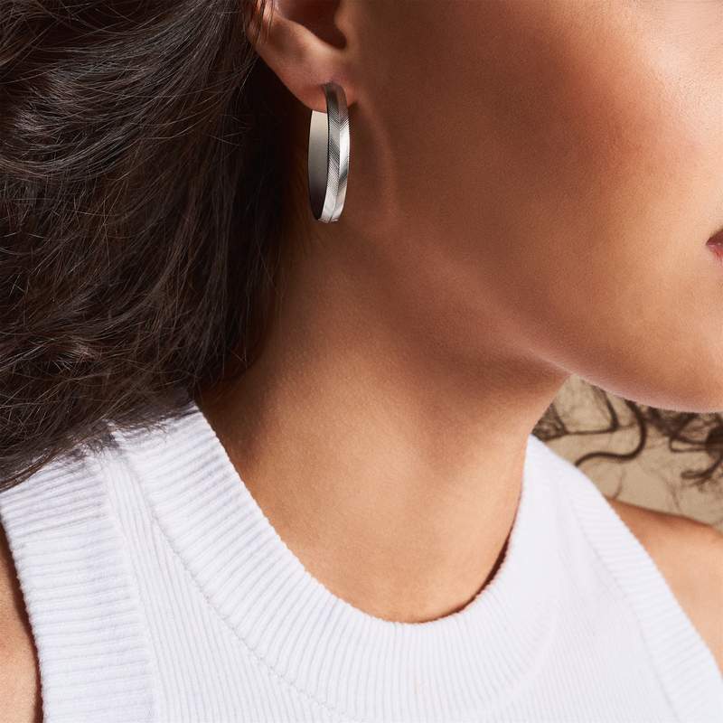 Boucles d'oreilles FOSSIL Harlow acier inoxydable. - vue porté 1
