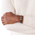 Bracelet FOSSIL acier cuir noir - vue porté 2