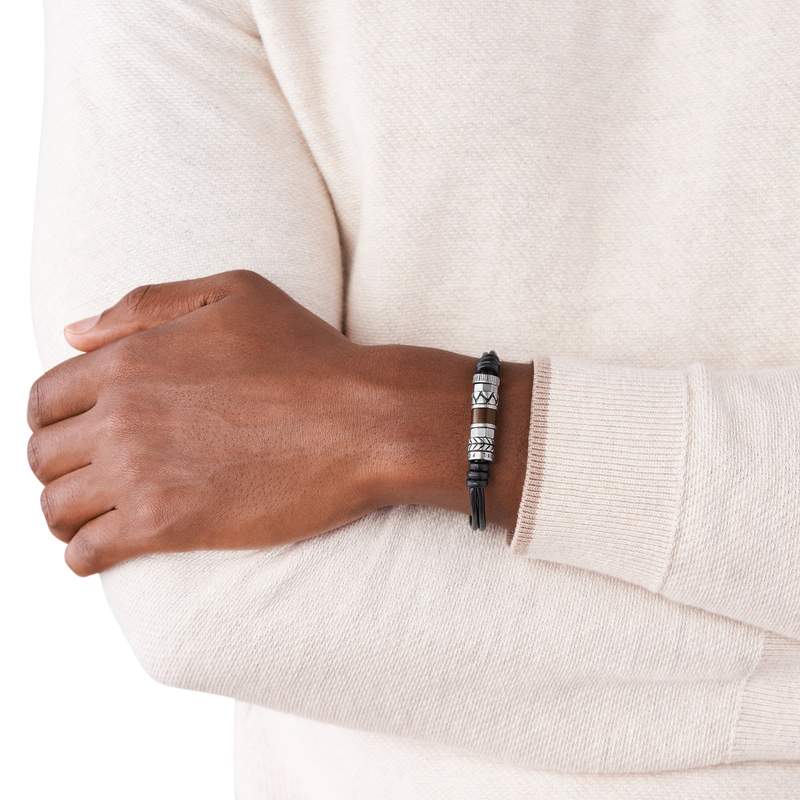 Bracelet FOSSIL acier cuir noir - vue porté 2