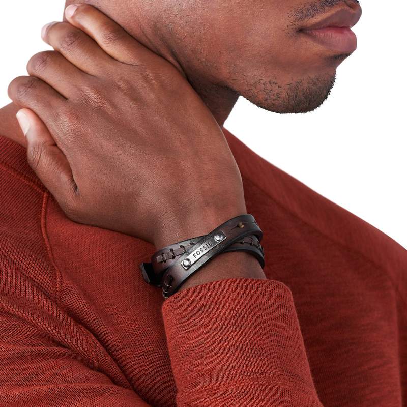 Bracelet FOSSIL acier cuir marron - vue porté 1