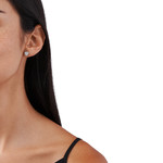 Boucles d'oreilles MICHAEL KORS argent 925 rhodié coeurs zirconias - vue porté 1