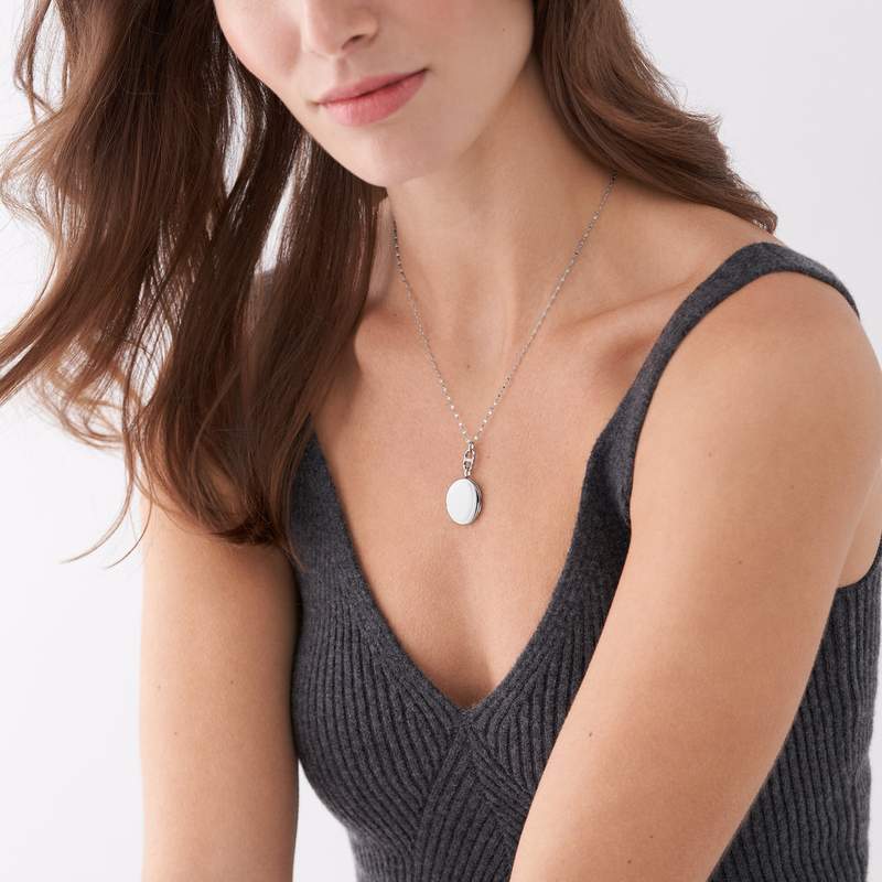 Collier FOSSIL acier inoxydable porte photo 45 cm - vue porté 1