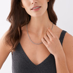 Collier FOSSIL acier inoxydable 51 cm - vue porté 1