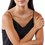 Collier MICHAEL KORS argent 925 rhodié coeur zirconias 45cm - vue porté 1