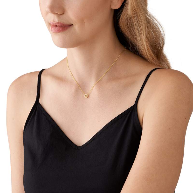 Collier MICHAEL KORS argent 925 doré zirconias 43 cm - vue porté 1