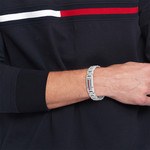 Bracelet acier gris - vue porté 1