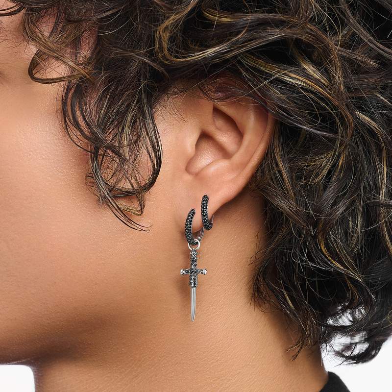 Boucles d'oreille THOMAS SABO Rebellious Glam épée argent 925 zirconia noir - vue porté 1