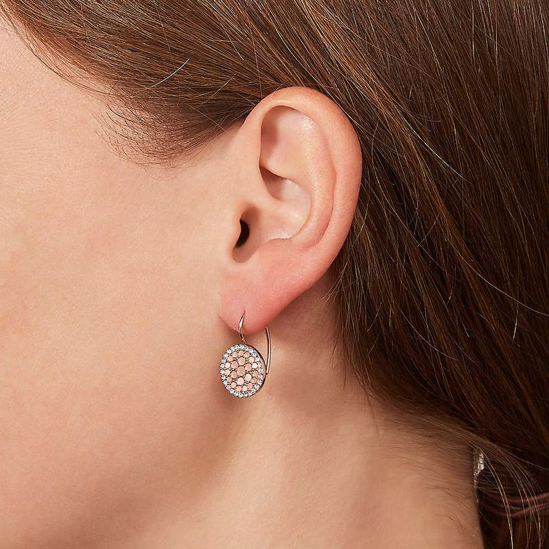 Boucles d'oreille FOSSIL acier inoxydable doré rose nacres - vue porté 1