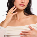 Collier THOMAS SABO argent plaqué or avec pendentif Moon Romance - vue porté 1